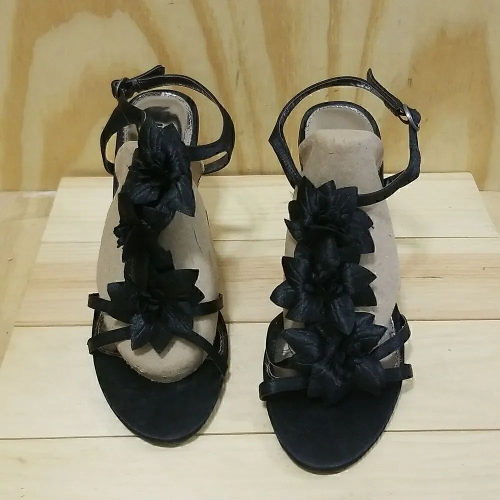 Classy Women's heels by Unlisted Wmn's size 10 Medium